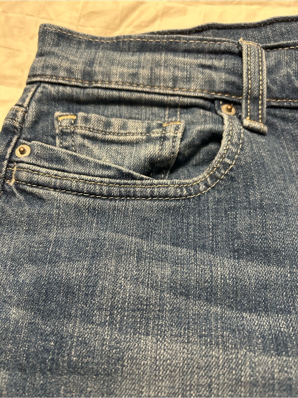 Levi's womensMedium Blue Denim Knee-Length Jeans Shorts - Picture 4 of 6